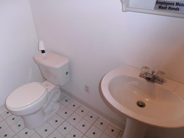 113 N Main St, Perry, MI 48872